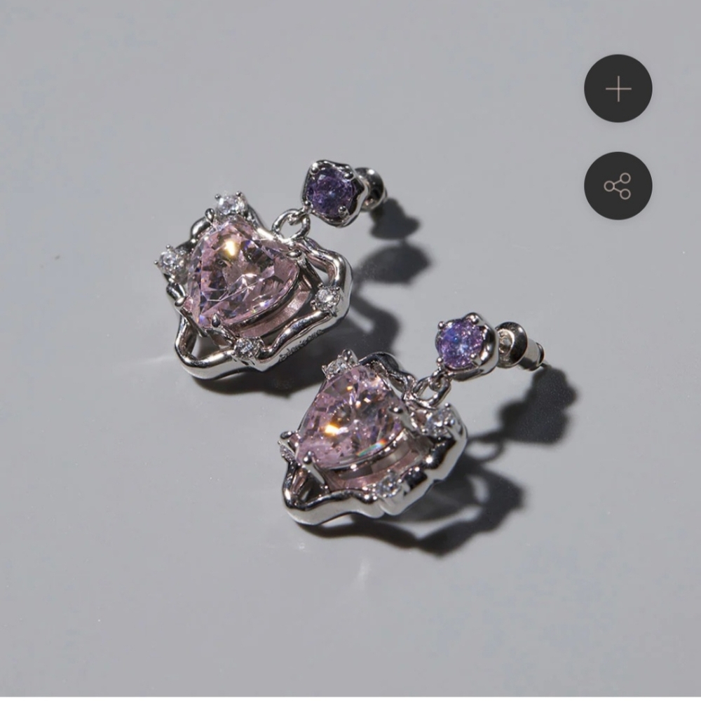 Oden's Eye Pink Heart Earrings